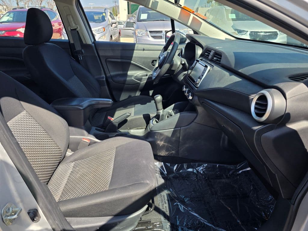 2021 Nissan Versa 1.6 S - Photo 10
