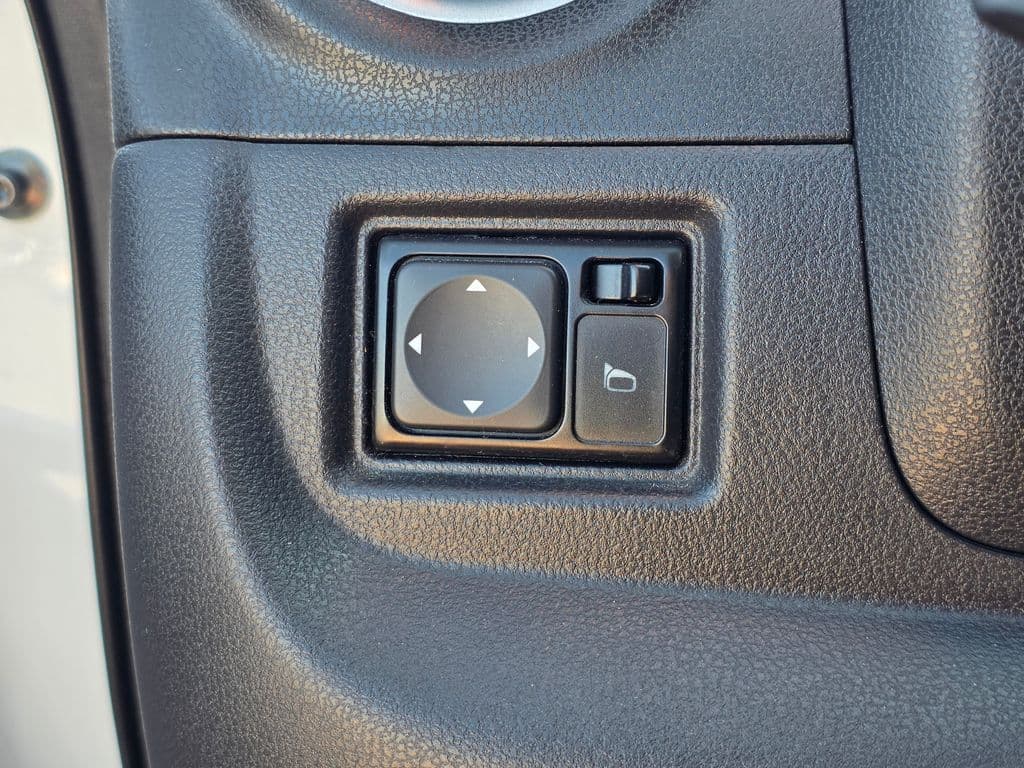 2014 Nissan Versa Note SV - Photo 37