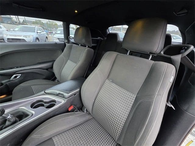 2017 Dodge Challenger R/T - Photo 16