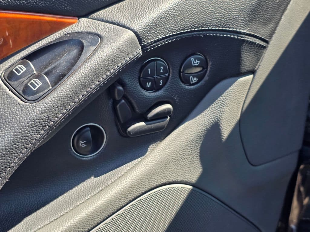 2004 Mercedes-Benz SL-Class SL 500 - Photo 13