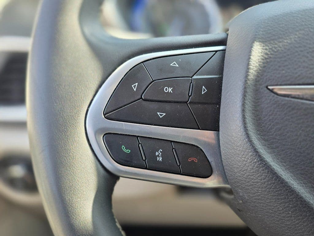 2024 Chrysler Pacifica Touring L - Photo 25