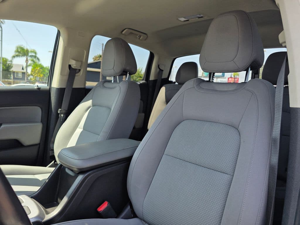 2020 Chevrolet Colorado LT - Photo 16