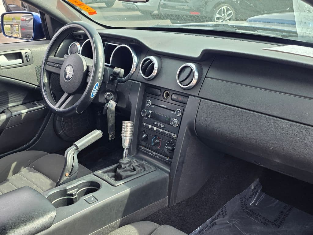 2008 Ford Mustang GT Deluxe - Photo 4