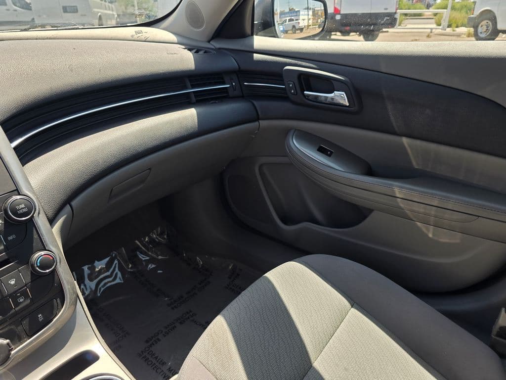 2014 Chevrolet Malibu LS - Photo 30