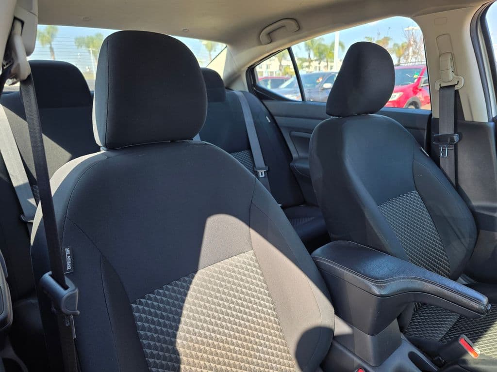 2021 Nissan Versa 1.6 S - Photo 11