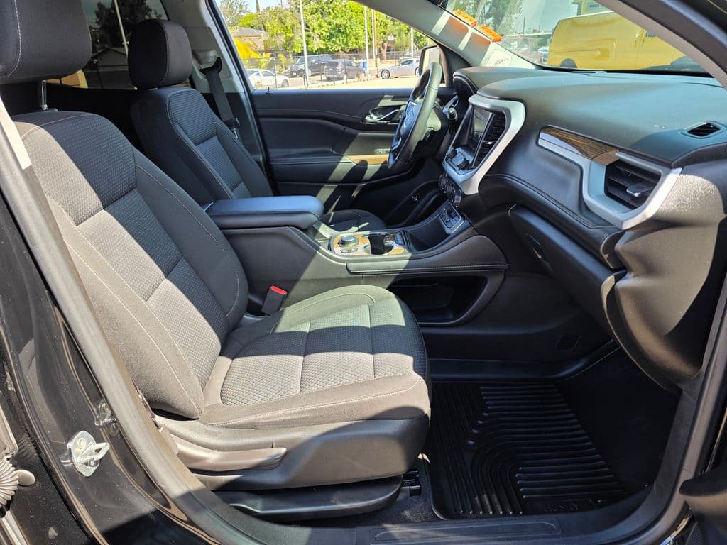 2022 GMC Acadia SLE - Photo 9