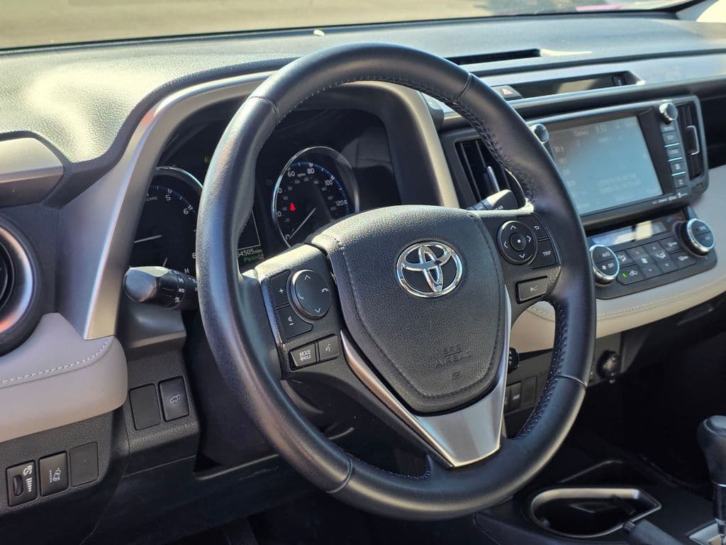 2016 Toyota RAV4 XLE - Photo 18
