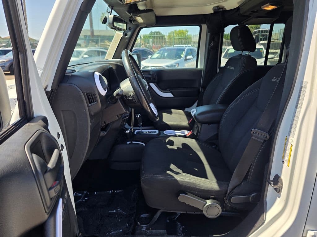 2016 Jeep Wrangler Unlimited Sahara - Photo 18