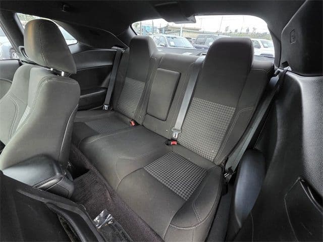 2017 Dodge Challenger R/T - Photo 18