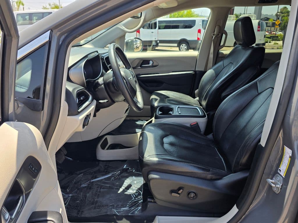2022 Chrysler Pacifica Touring L - Photo 16