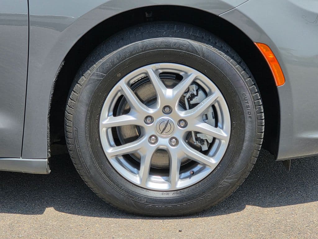 2022 Chrysler Pacifica Touring L - Photo 8