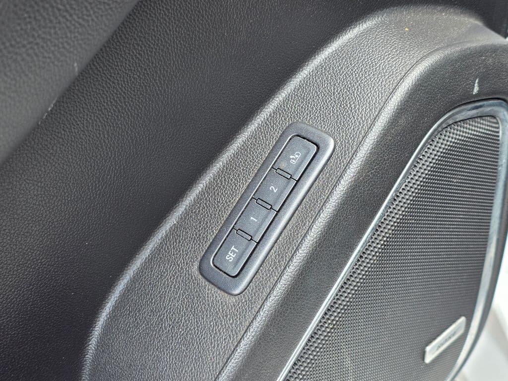 2015 Chevrolet Suburban LT - Photo 28