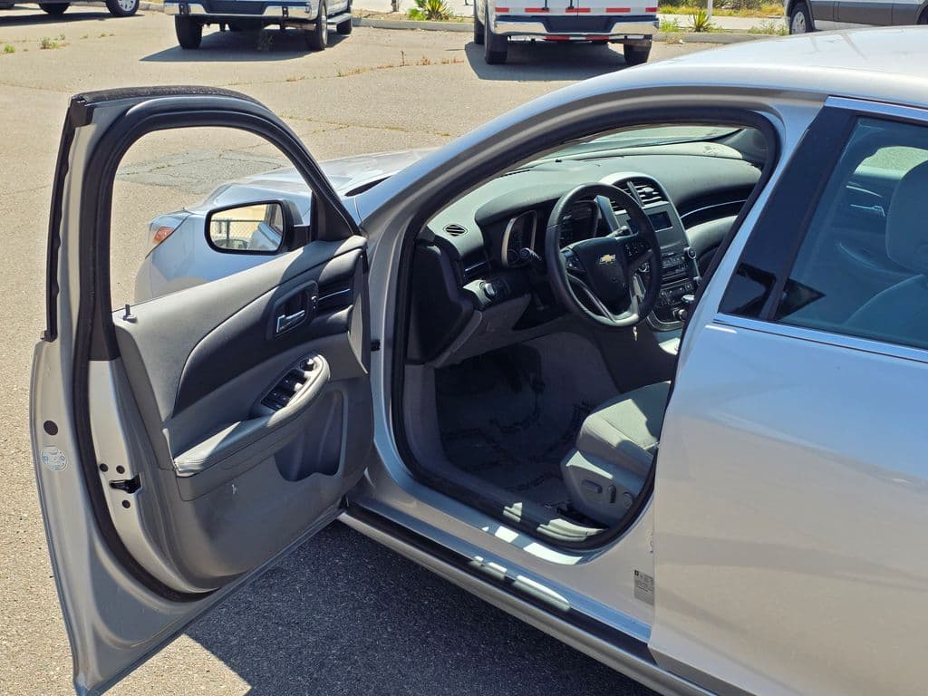 2014 Chevrolet Malibu LS - Photo 35