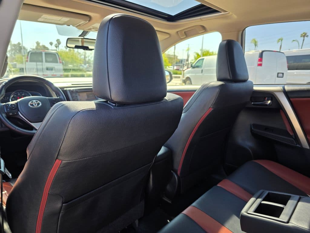 2015 Toyota RAV4 Limited - Photo 23