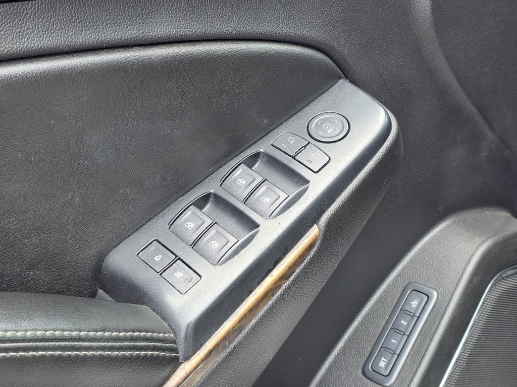 2015 Chevrolet Suburban LT - Photo 26