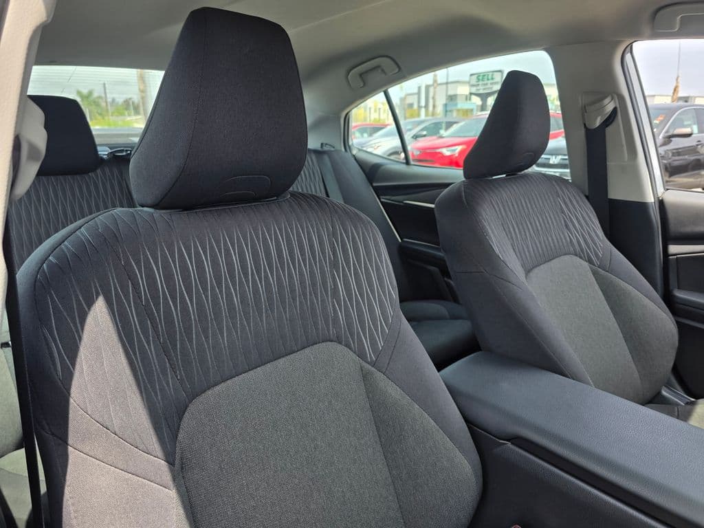 2025 Toyota Camry LE - Photo 13
