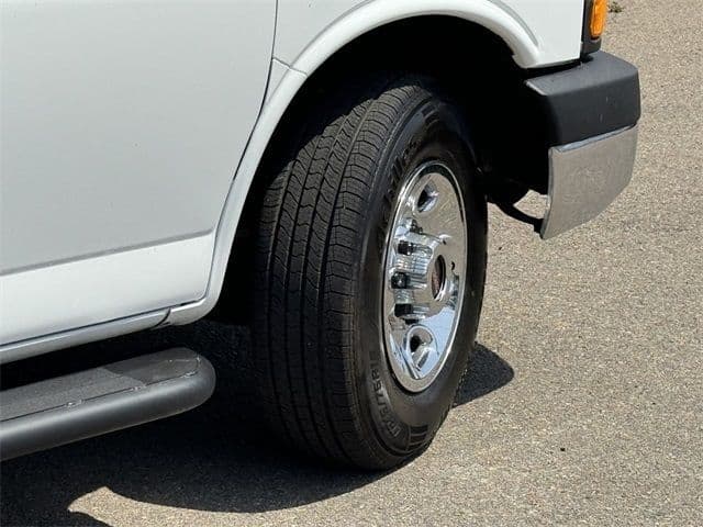 2022 GMC Savana 2500 Work Van - Photo 16