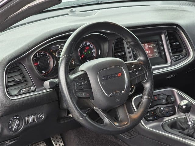 2017 Dodge Challenger R/T - Photo 15