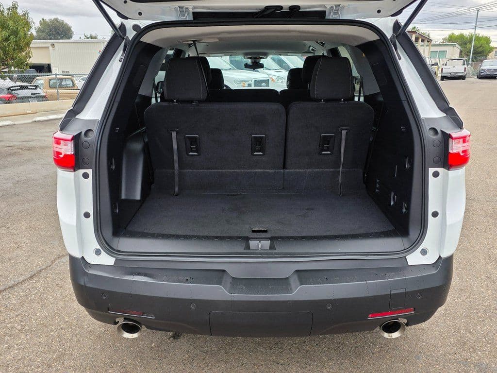 2020 Chevrolet Traverse LS - Photo 13
