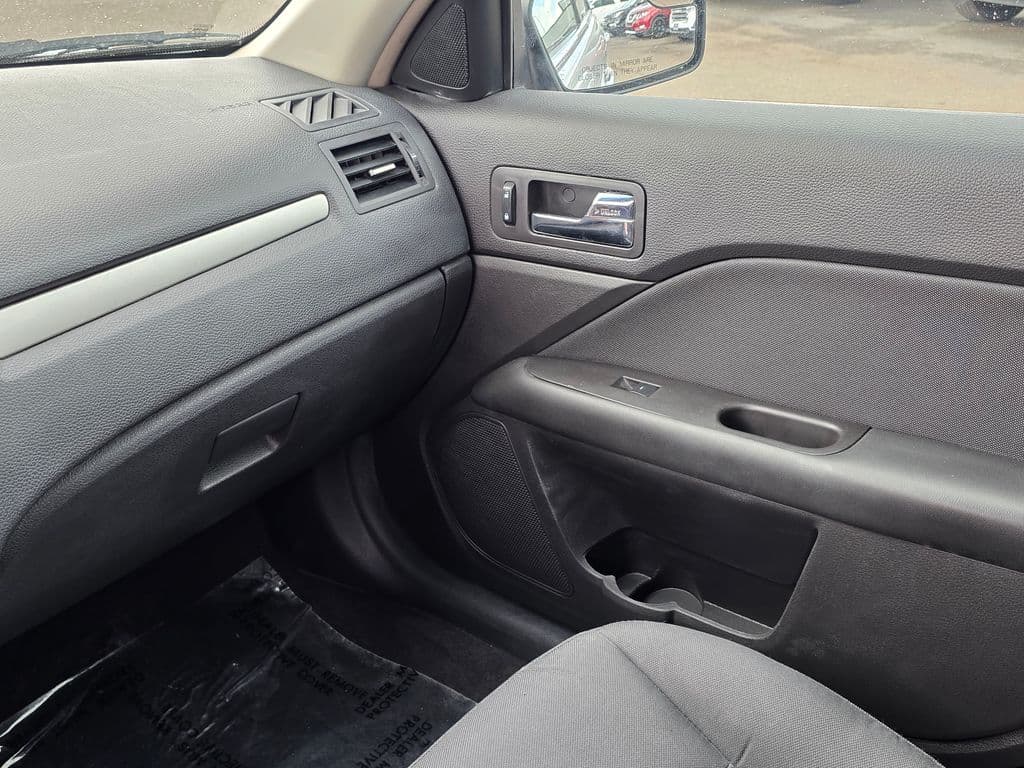 2011 Ford Fusion SE - Photo 34
