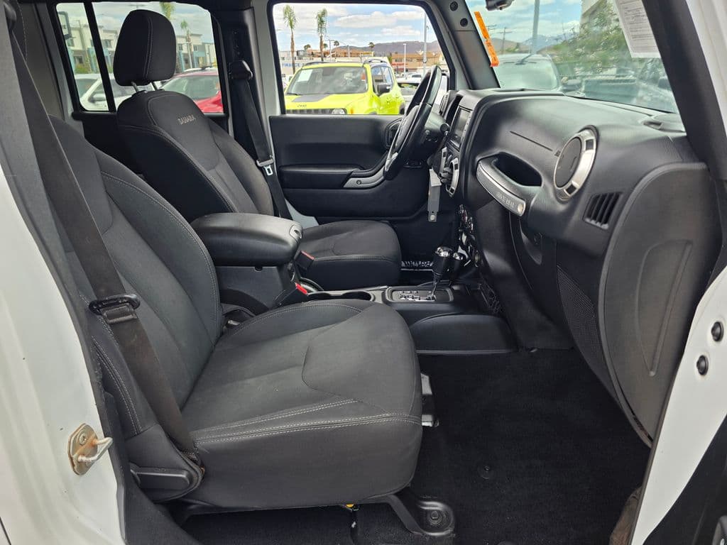 2016 Jeep Wrangler Unlimited Sahara - Photo 11