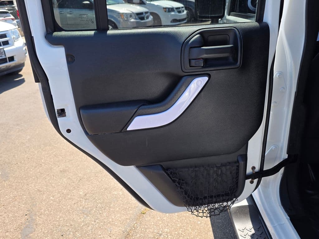 2016 Jeep Wrangler Unlimited Sahara - Photo 23