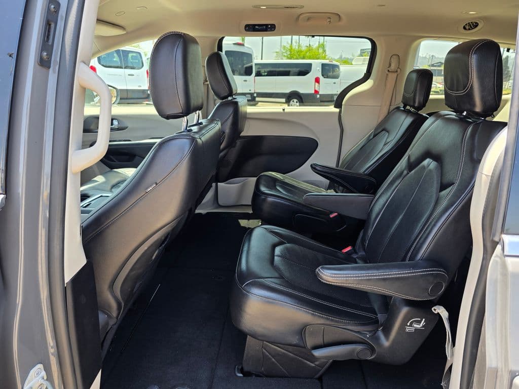 2022 Chrysler Pacifica Touring L - Photo 19