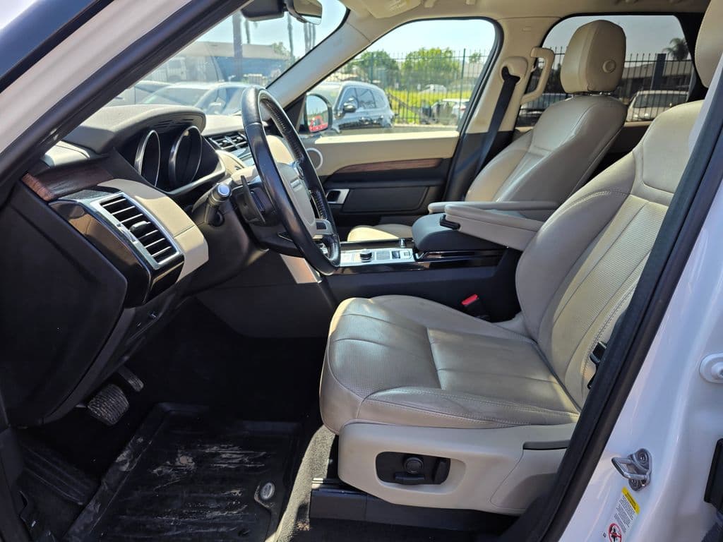 2017 Land Rover Discovery HSE - Photo 17