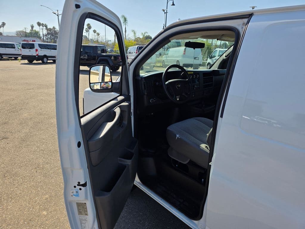 2015 Chevrolet Express 2500 Work Van - Photo 39