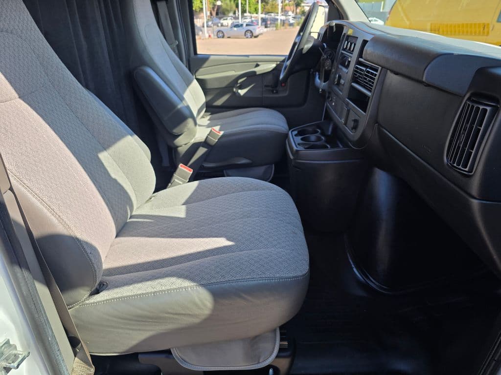 2015 Chevrolet Express 2500 Work Van - Photo 10
