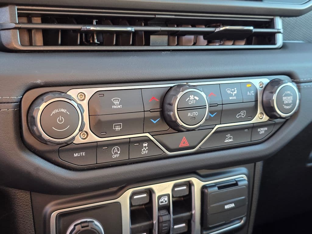 2026 Jeep Gladiator Mojave - Photo 9