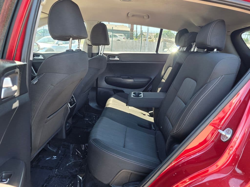 2021 Kia Sportage LX - Photo 17