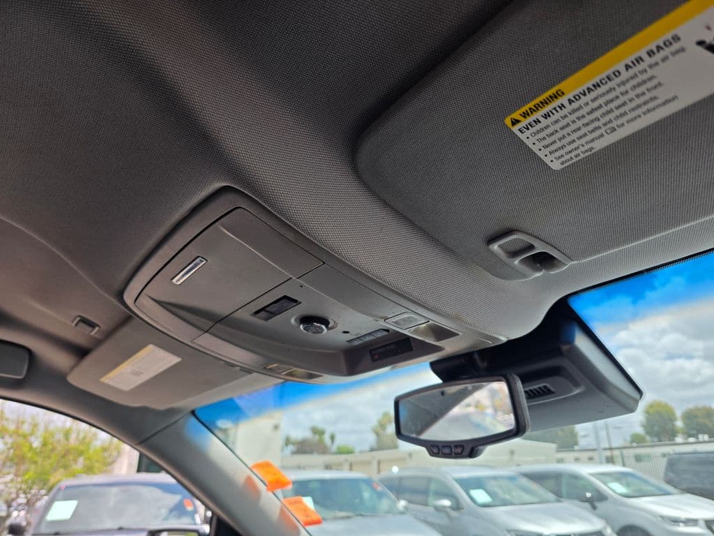 2015 Chevrolet Suburban LT - Photo 14