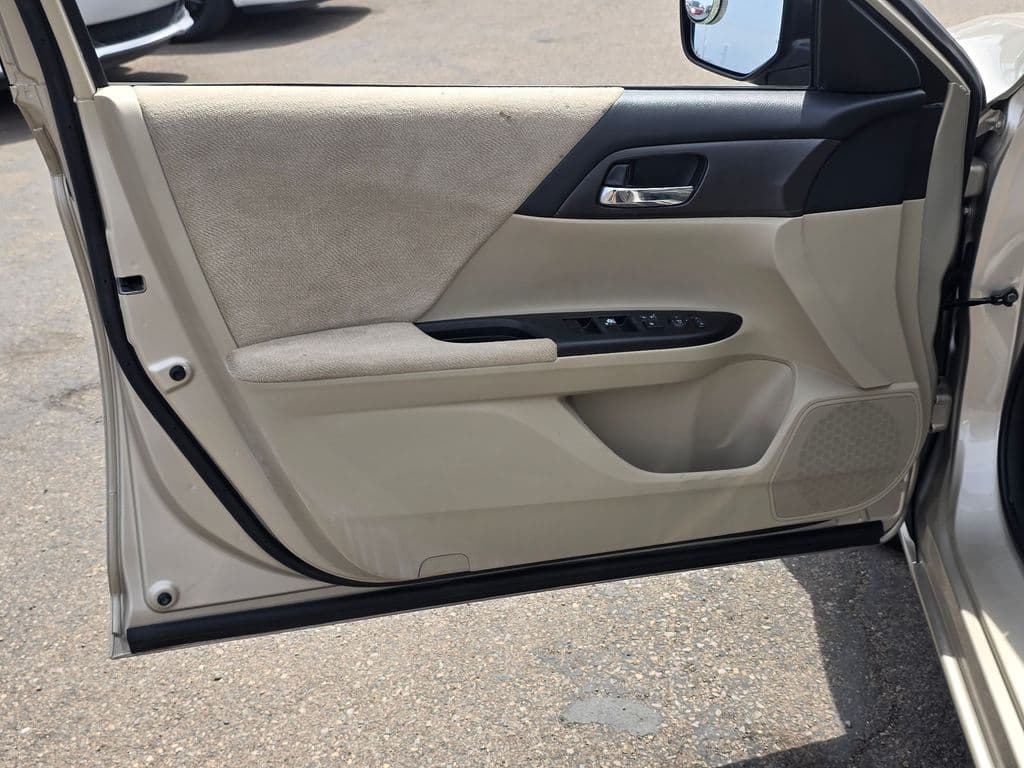 2013 Honda Accord LX - Photo 23