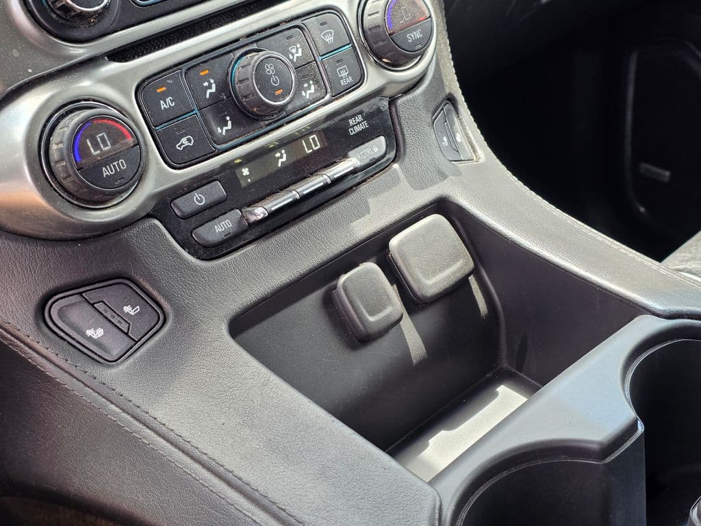 2015 Chevrolet Suburban LT - Photo 37