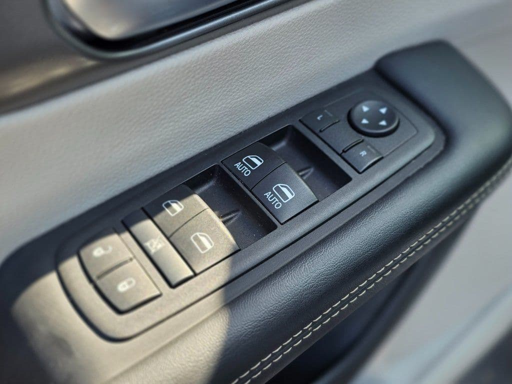 2024 Chrysler Pacifica Touring L - Photo 21