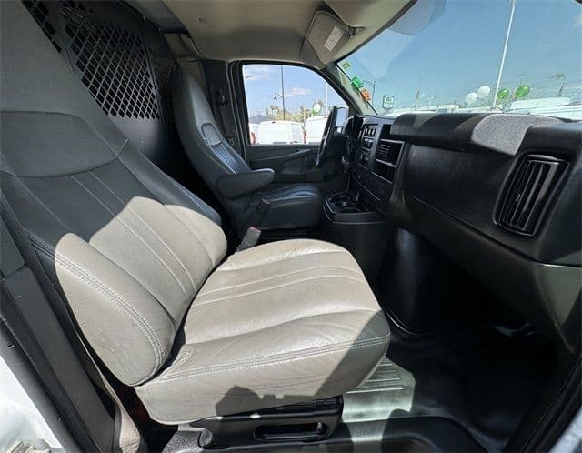 2014 GMC Savana 2500 Work Van - Photo 23