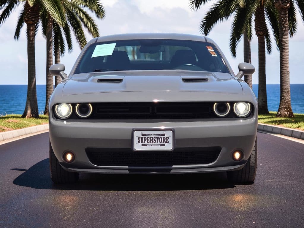 2018 Dodge Challenger SXT - Photo 2