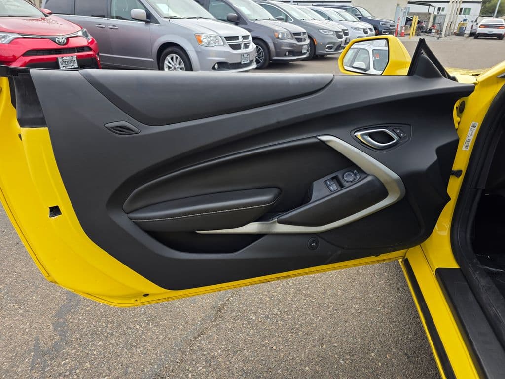 2017 Chevrolet Camaro 1LT - Photo 17