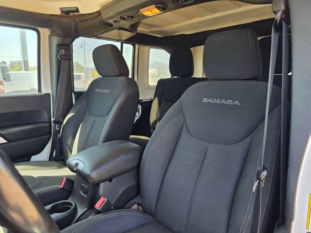 2016 Jeep Wrangler Unlimited Sahara - Photo 18