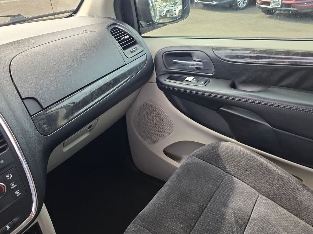 2014 Dodge Grand Caravan SE - Photo 33