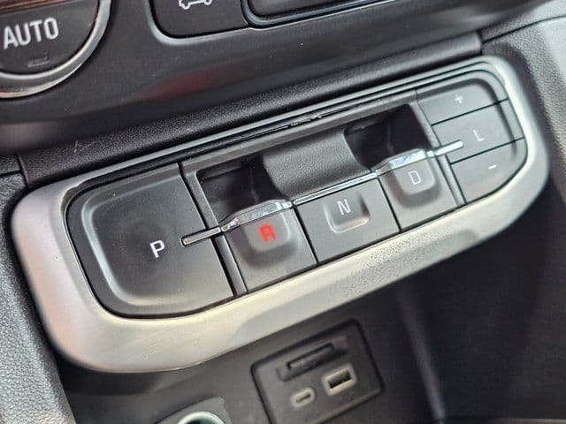 2023 GMC Acadia SLT - Photo 37