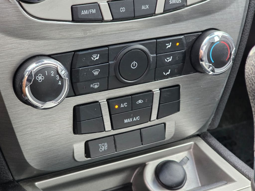 2011 Ford Fusion SE - Photo 31