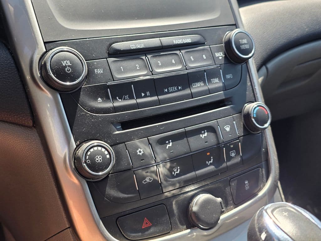 2014 Chevrolet Malibu LS - Photo 26