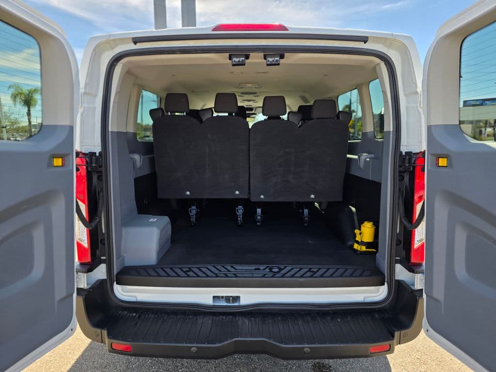 2018 Ford Transit-350 XLT - Photo 18