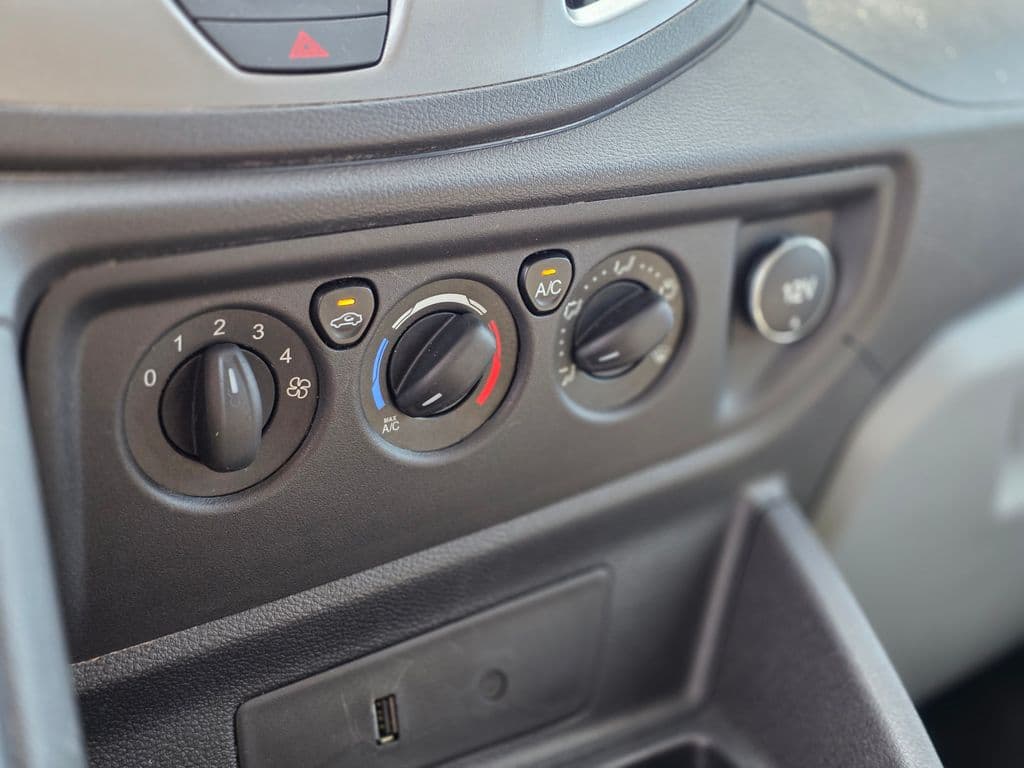 2018 Ford Transit-350 XLT - Photo 36