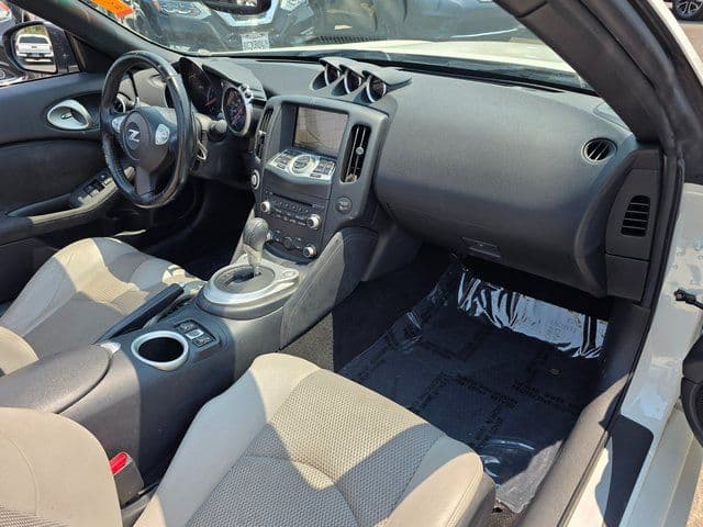 2015 Nissan 370Z Touring - Photo 11