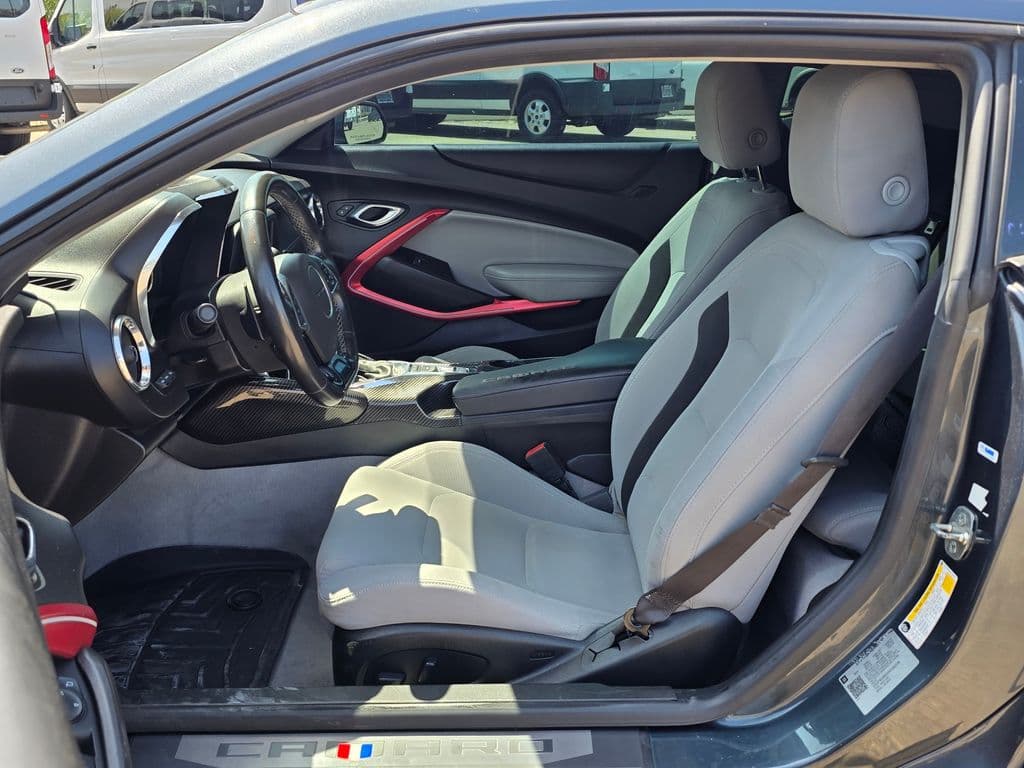 2019 Chevrolet Camaro 1LT - Photo 12