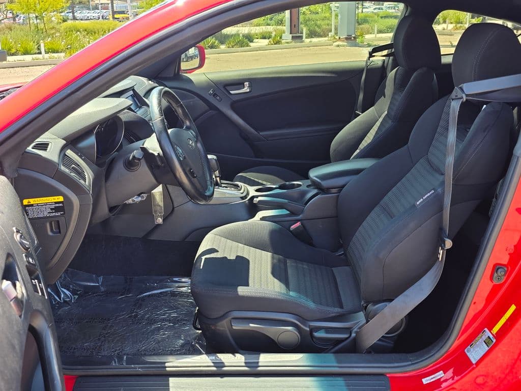 2013 Hyundai Genesis Coupe 2.0T - Photo 16