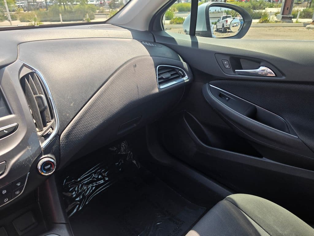 2018 Chevrolet Cruze LT - Photo 32